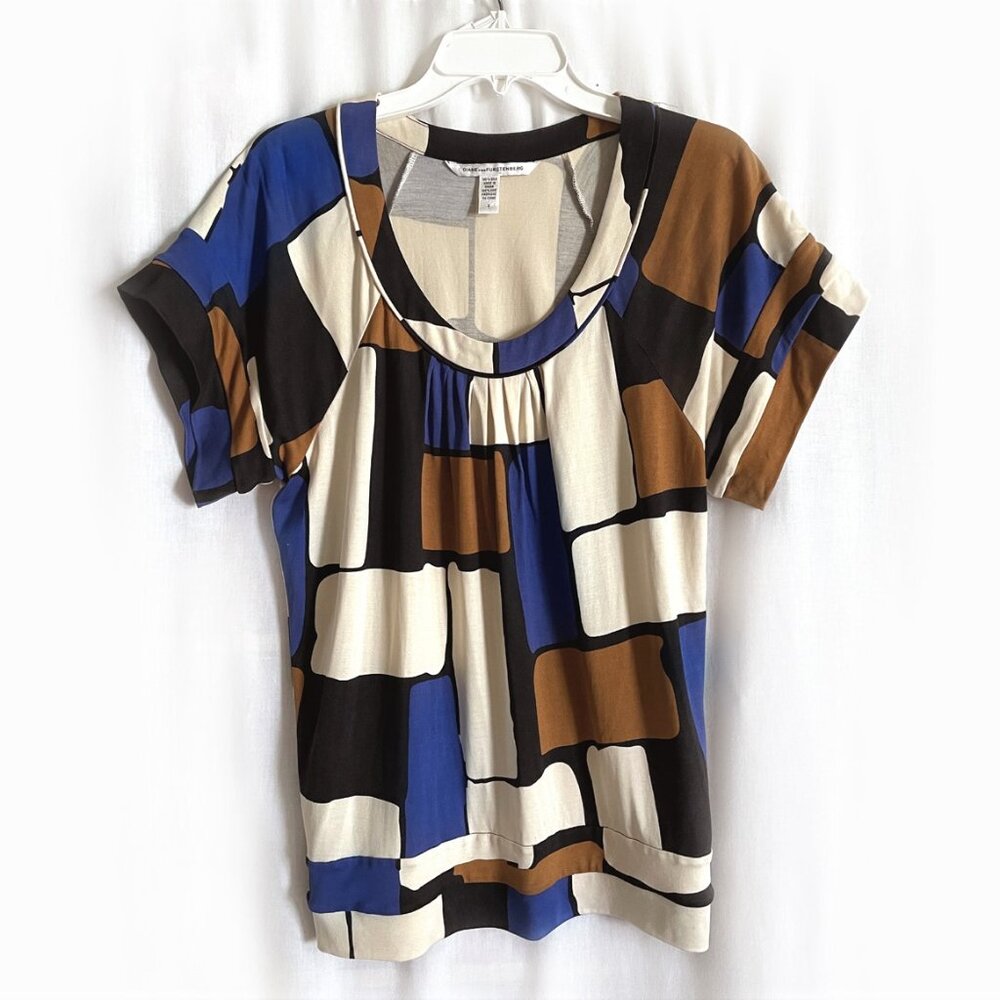 Diane Von Furstenberg women's top size 2 multicolor silk brown-blue-cream-black